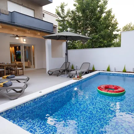 88 - Private Heated Pool *