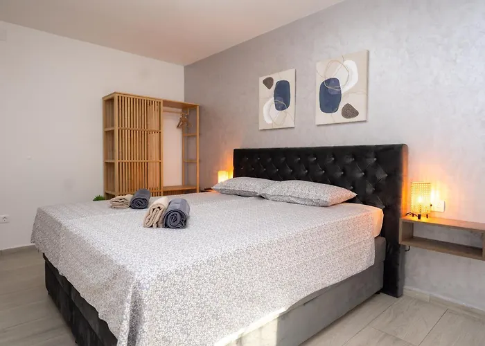 88 - Private Heated Pool