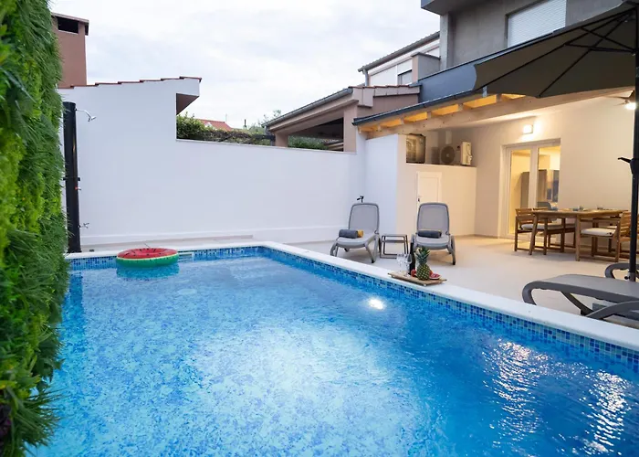 88 - Private Heated Pool *