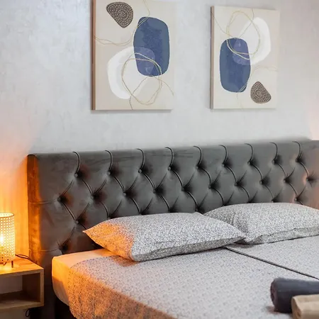 88 - Private Heated Pool Apartment Zadar