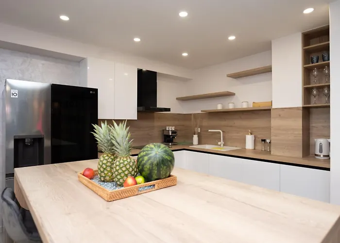 88 - Private Heated Pool Apartman