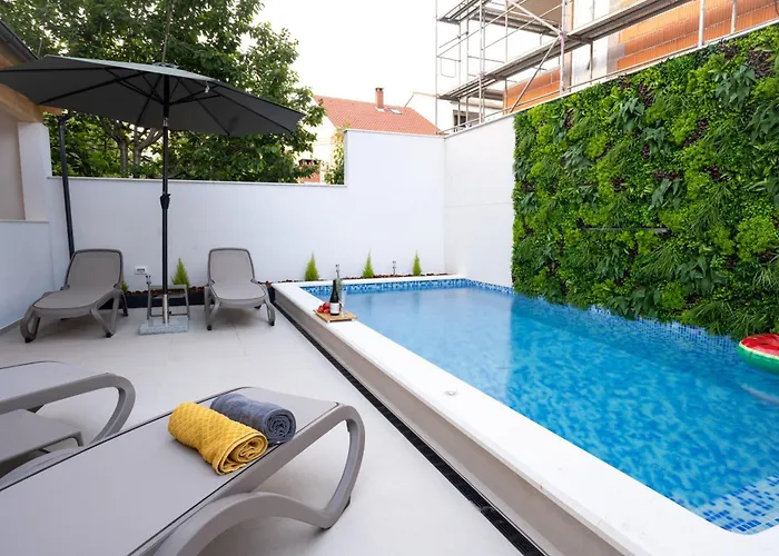 88 - Private Heated Pool Zadar