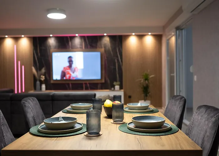 88 - Private Heated Pool