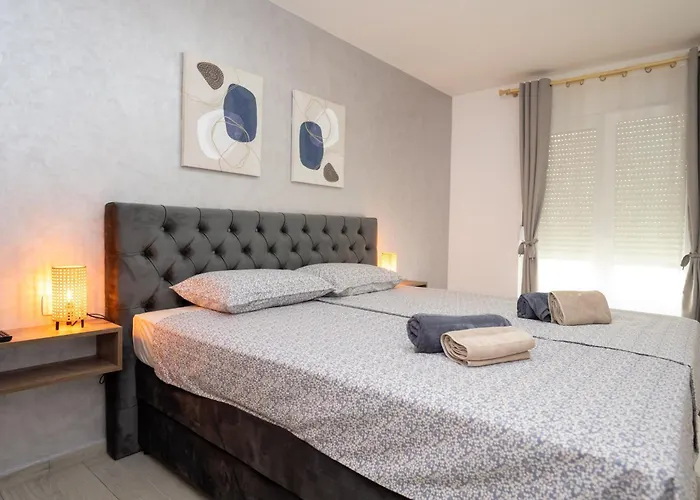 88 - Private Heated Pool דירה זאדאר