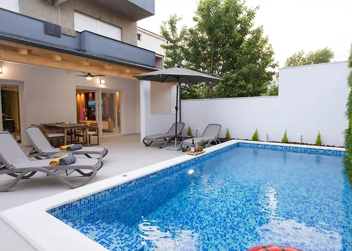 88 - Private Heated Pool Apartman